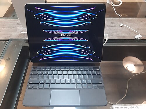 iPad Pro 12.9" (M2, 2022)